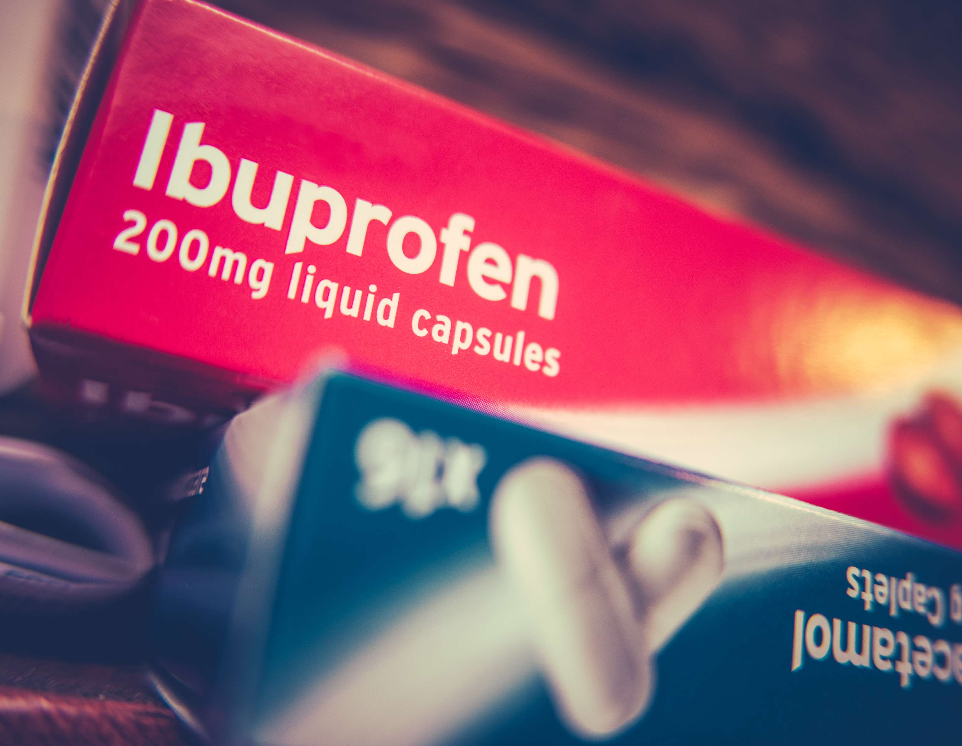Comparison of ibuprofen and paracetamol in children under 2 years of age