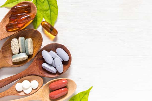 Folge, Ursache oder Zusammenhang: COVID-19 und zu niedriger Vitamin-D-Spiegel? Folge, Ursache oder Zusammenhang: COVID-19 und zu niedriger Vitamin-D-Spiegel?
