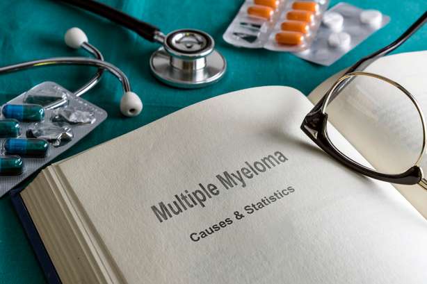 Ein offenes Buch mit der Ăśberschrift Multiple Myeloma Open Book Of prostate multiple myeloma, Conceptual Image